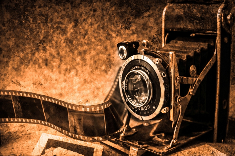 photographe-GORBIO-min_light-wood-night-camera-photography-vintage-1245236-pxhere.com